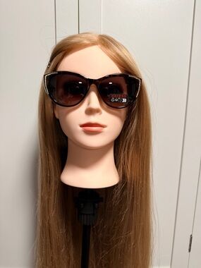 GUESS Tortoiseshell Cat-Eye Sunglasses with Brown Lenses Fun Rhinestones Vaca